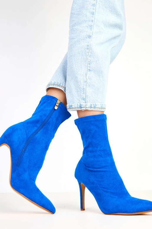 Sinised sametised botased kõrge... Sinised sametised botased kõrge...