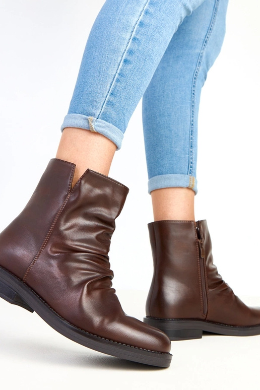 Pruunid naiste botased ees kortsudega... Pruunid naiste botased ees kortsudega...