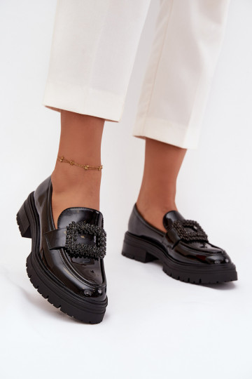 Laque jalatsid naiste mokassiinid kaunistustega neetide ja pandlaga msuud Luvianne 2