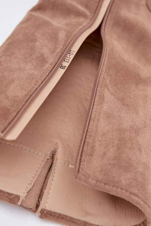 pika säärega saapad Kauboi saapad kõrge jämeda kontsaga neetide ja pandlaga beeži värvi Fivelle pika säärega saapad Kauboi saapad kõrge jämeda kontsaga neetide ja pandlaga beeži värvi Fivelle