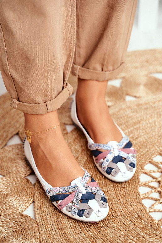 Pealiste omad Baleriinad Sellel onciejka valget värvi 01358-21 Pealiste omad Baleriinad Sellel onciejka valget värvi 01358-21