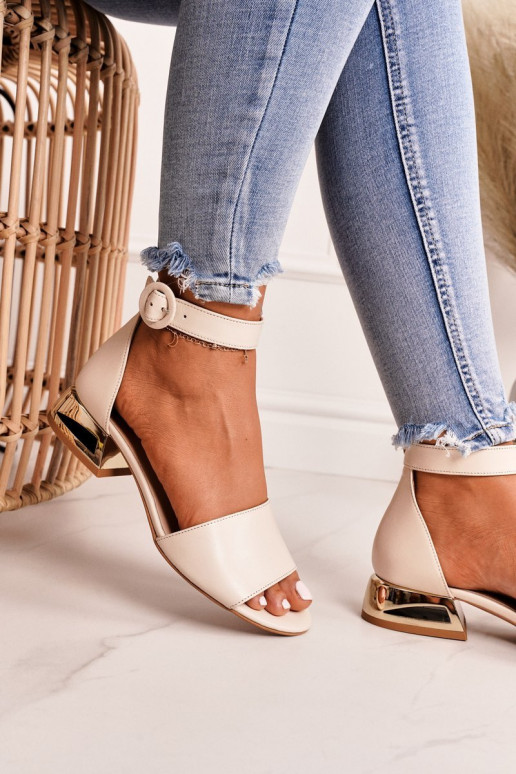 Pealistesandaalid Kuldsel kannal Laura Messi 2143 beeži värvi Pealistesandaalid Kuldsel kannal Laura Messi 2143 beeži värvi