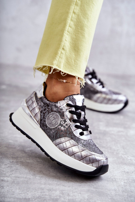 Pealiste omad spordijalatsid Kiilu peal GOE KK2N4083 Hõbedat värvi Pealiste omad spordijalatsid Kiilu peal GOE KK2N4083 Hõbedat värvi