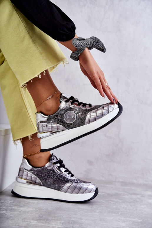 Pealiste omad spordijalatsid Kiilu peal GOE KK2N4083 Hõbedat värvi Pealiste omad spordijalatsid Kiilu peal GOE KK2N4083 Hõbedat värvi