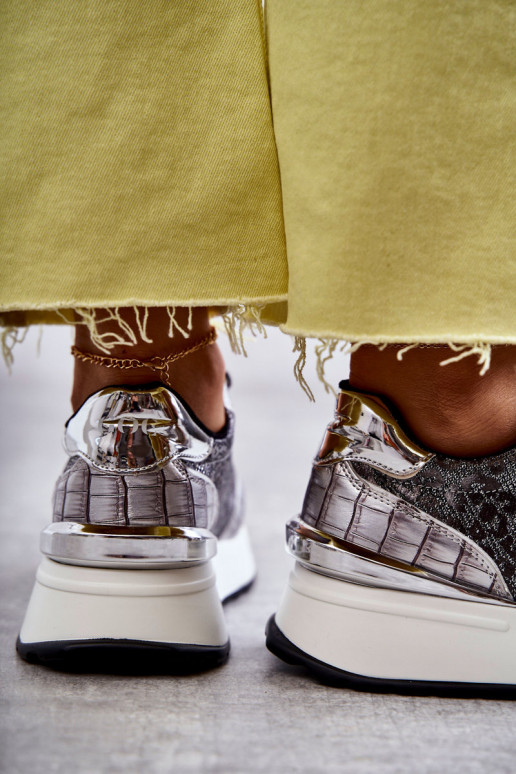 Pealiste omad spordijalatsid Kiilu peal GOE KK2N4083 Hõbedat värvi Pealiste omad spordijalatsid Kiilu peal GOE KK2N4083 Hõbedat värvi