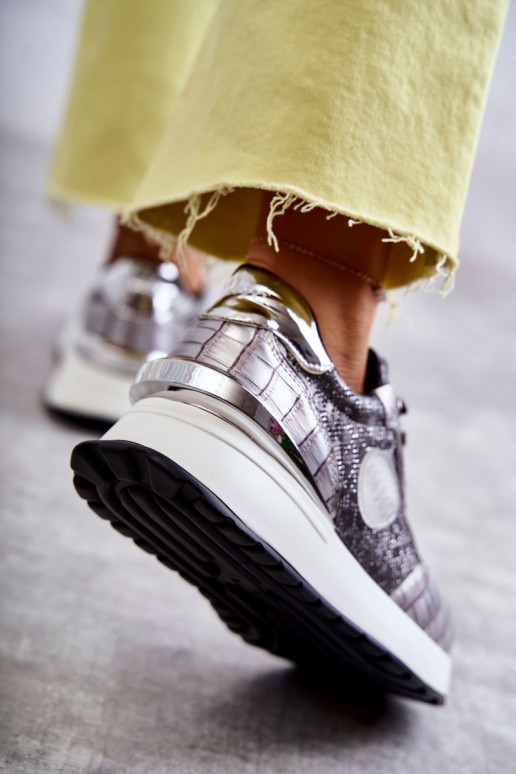 Pealiste omad spordijalatsid Kiilu peal GOE KK2N4083 Hõbedat värvi Pealiste omad spordijalatsid Kiilu peal GOE KK2N4083 Hõbedat värvi