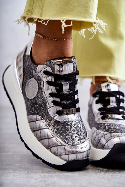 Pealiste omad spordijalatsid Kiilu peal GOE KK2N4083 Hõbedat värvi Pealiste omad spordijalatsid Kiilu peal GOE KK2N4083 Hõbedat värvi