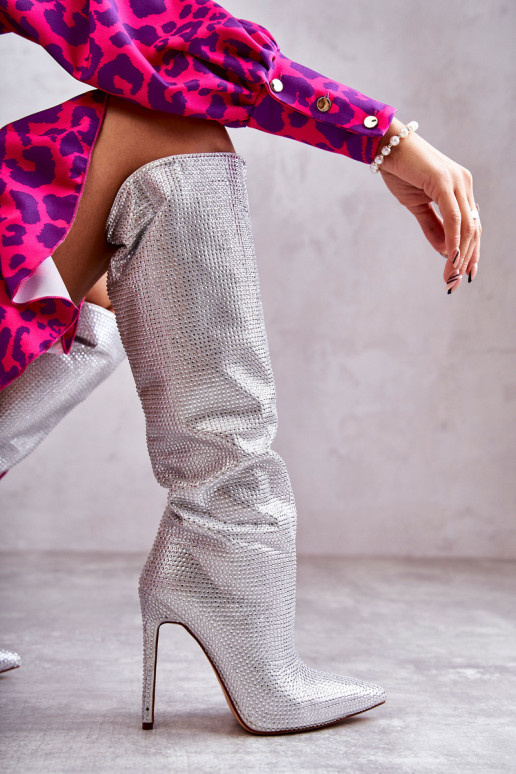 Moekad pika säärega saapad kõrge jämeda kontsaga säravate kristallidega Hõbedat värvi Lovisa Moekad pika säärega saapad kõrge jämeda kontsaga säravate kristallidega Hõbedat värvi Lovisa