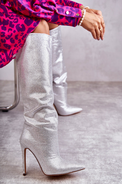 Moekad pika säärega saapad kõrge jämeda kontsaga säravate kristallidega Hõbedat värvi Lovisa Moekad pika säärega saapad kõrge jämeda kontsaga säravate kristallidega Hõbedat värvi Lovisa