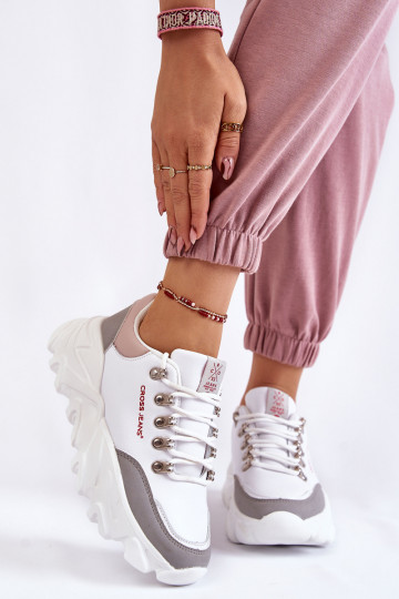 Pealiste omad Sneakers tüüpi jalanõud platvormiga Cross Jeans KK2R4071C valget värvi