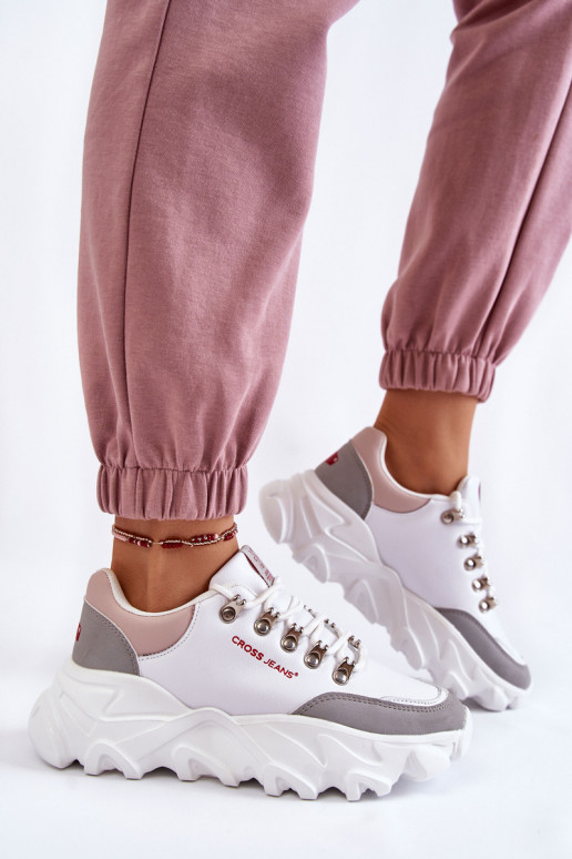 Pealiste omad Sneakers tüüpi jalanõud platvormiga Cross Jeans KK2R4071C valget värvi Pealiste omad Sneakers tüüpi jalanõud platvormiga Cross Jeans KK2R4071C valget värvi