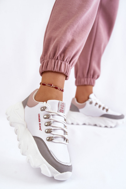 Pealiste omad Sneakers tüüpi jalanõud platvormiga Cross Jeans KK2R4071C valget värvi Pealiste omad Sneakers tüüpi jalanõud platvormiga Cross Jeans KK2R4071C valget värvi