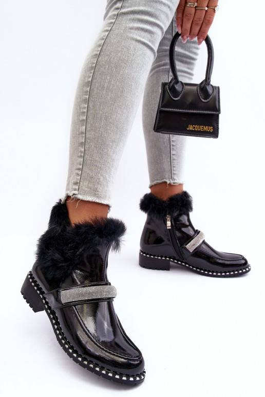 Sellel ondal Pealiste poolsaapad Laque karusnahaga Ja Dekoratsioon S.Barski MR870-74 msuud