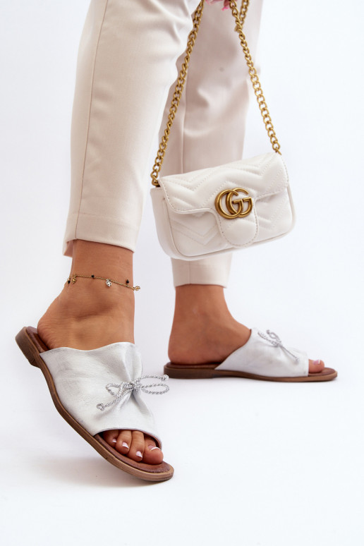 Zazoo 2659 Plätud naturaalsest nahast Pealiste omad Hõbedat värvi Zazoo 2659 Plätud naturaalsest nahast Pealiste omad Hõbedat värvi