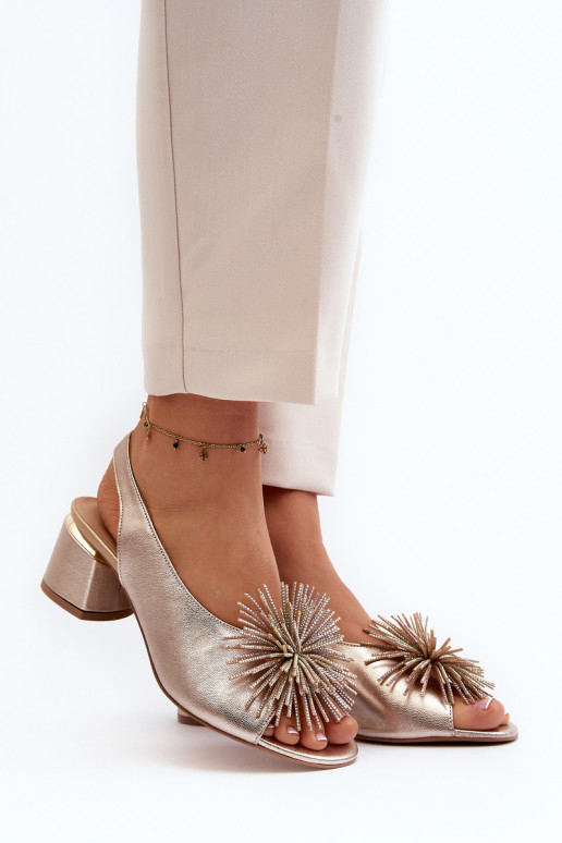 Pealistesandaalid kaunistustega Laura Messi 2719 Kuldset värvi Pealistesandaalid kaunistustega Laura Messi 2719 Kuldset värvi