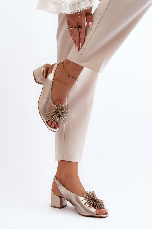 Pealistesandaalid kaunistustega Laura Messi 2719 Kuldset värvi Pealistesandaalid kaunistustega Laura Messi 2719 Kuldset värvi