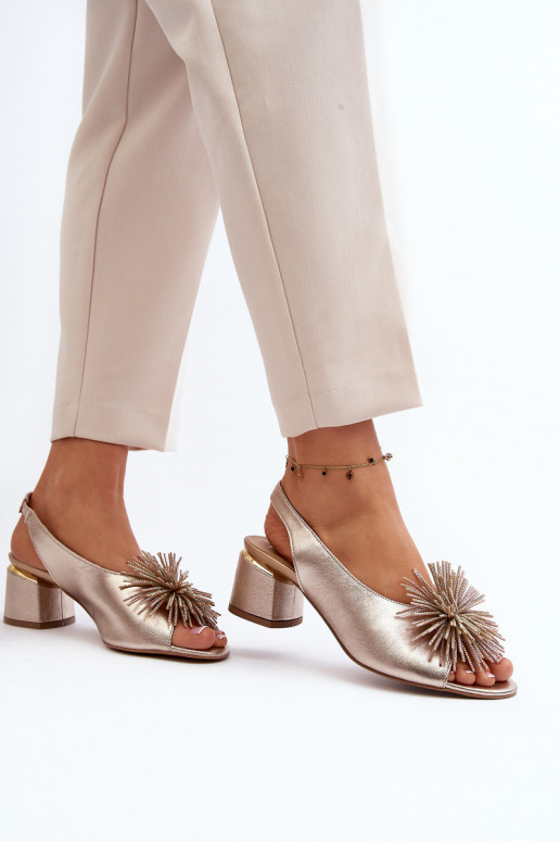 Pealistesandaalid kaunistustega Laura Messi 2719 Kuldset värvi Pealistesandaalid kaunistustega Laura Messi 2719 Kuldset värvi