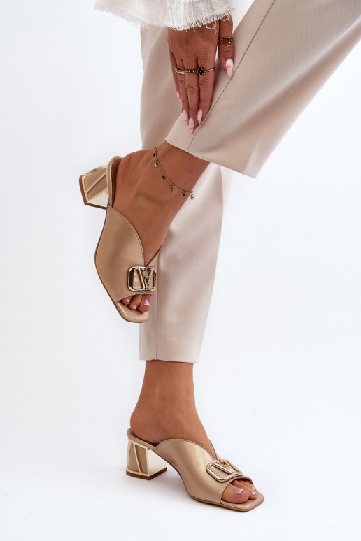 Elegantsed naiste plätud kõrge jämeda kontsaga Laura Messi 2771 Kuldset värvi Elegantsed naiste plätud kõrge jämeda kontsaga Laura Messi 2771 Kuldset värvi