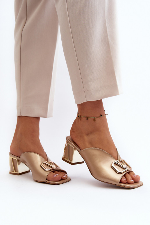 Elegantsed naiste plätud kõrge jämeda kontsaga Laura Messi 2771 Kuldset värvi Elegantsed naiste plätud kõrge jämeda kontsaga Laura Messi 2771 Kuldset värvi