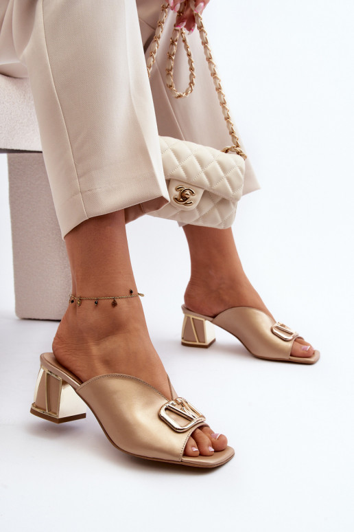 Elegantsed naiste plätud kõrge jämeda kontsaga Laura Messi 2771 Kuldset värvi Elegantsed naiste plätud kõrge jämeda kontsaga Laura Messi 2771 Kuldset värvi