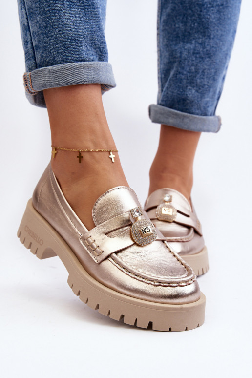 Pealhk jalatsid Mokassiinid kaunistustega CheBello 4291 Kuldset värvi