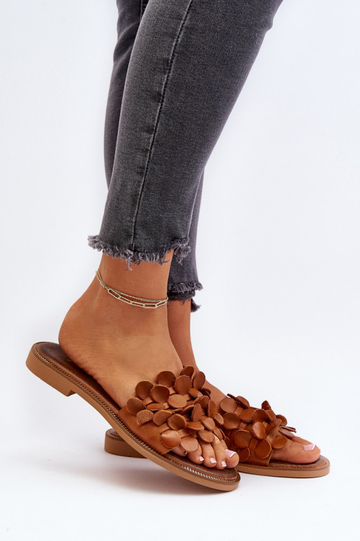 Zazoo 40381 Pealiste omad Plätud naturaalsest nahast laiade nööridega pruunid värvi Zazoo 40381 Pealiste omad Plätud naturaalsest nahast laiade nööridega pruunid värvi