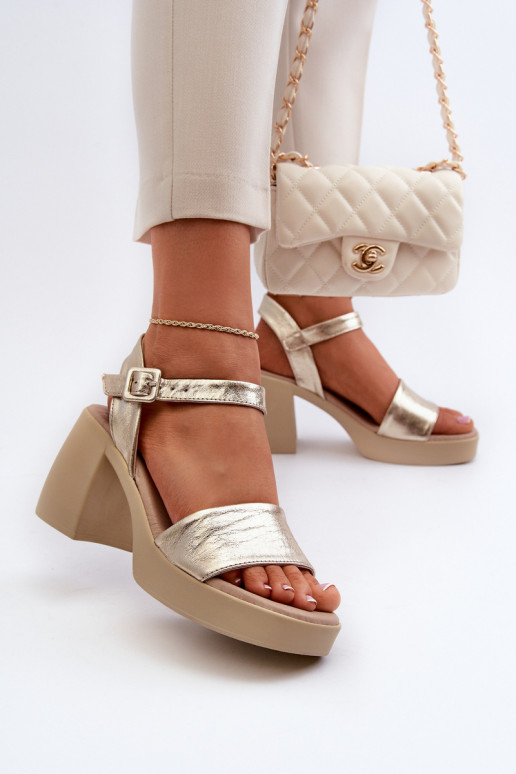 Zazoo 40386 Pealiste omad Pealistesandaalid Klockis Kuldset värvi Zazoo 40386 Pealiste omad Pealistesandaalid Klockis Kuldset värvi