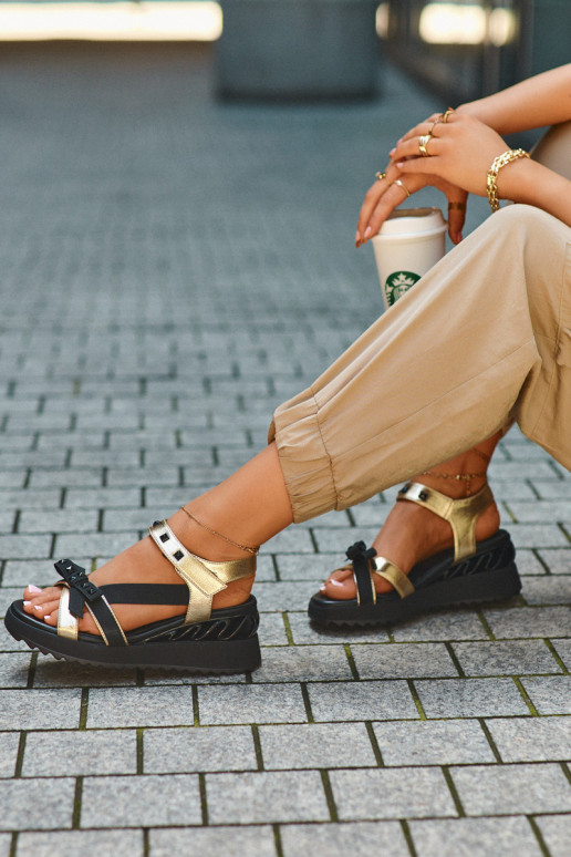 Pealistesandaalid lipsukesega D&A CR956 Kuldset värvi