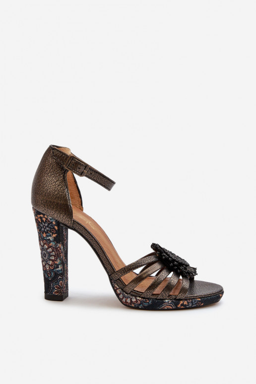 Pealistesandaalid kaunistustega Sellel onciejka 06620-20 halli värvi Pealistesandaalid kaunistustega Sellel onciejka 06620-20 halli värvi