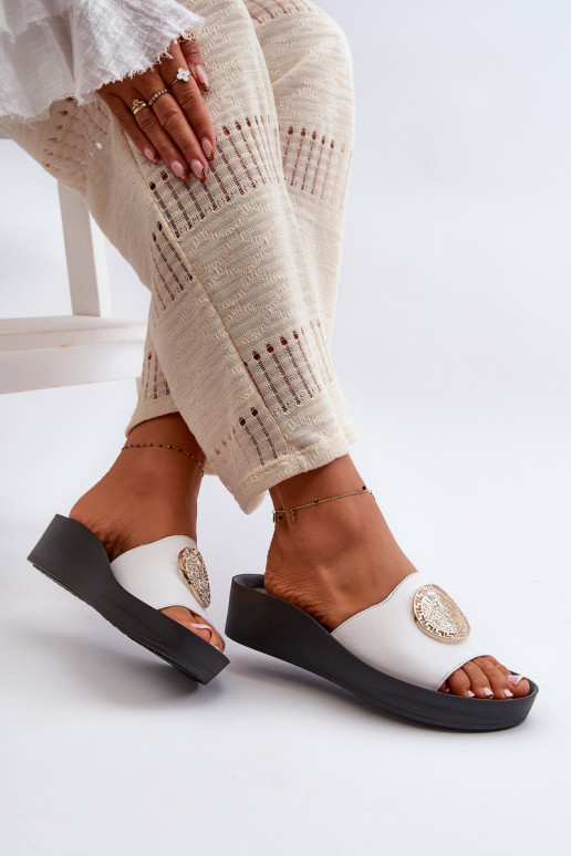 Zazoo 2920 Plätud naturaalsest nahast Pealiste omad Kiilu peal Ze Kuldset värvim Detalem valget värvi Zazoo 2920 Plätud naturaalsest nahast Pealiste omad Kiilu peal Ze Kuldset värvim Detalem valget värvi