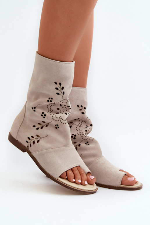 Zazoo 3437 Pealiste omad Seemisnahast kingad madala säärega Lossi juurde Elevandiluu värvi Zazoo 3437 Pealiste omad Seemisnahast kingad madala säärega Lossi juurde Elevandiluu värvi