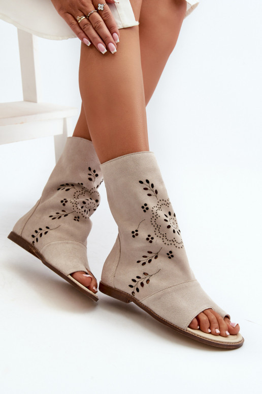 Zazoo 3437 Pealiste omad Seemisnahast kingad madala säärega Lossi juurde Elevandiluu värvi Zazoo 3437 Pealiste omad Seemisnahast kingad madala säärega Lossi juurde Elevandiluu värvi