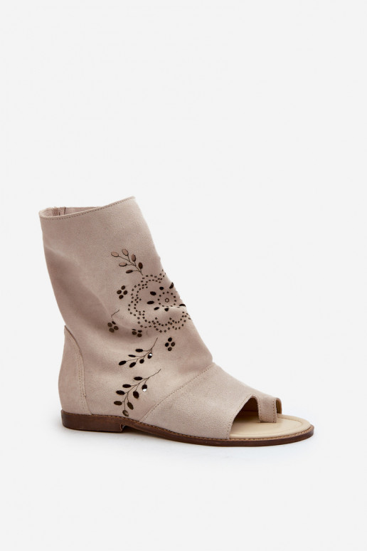 Zazoo 3437 Pealiste omad Seemisnahast kingad madala säärega Lossi juurde Elevandiluu värvi Zazoo 3437 Pealiste omad Seemisnahast kingad madala säärega Lossi juurde Elevandiluu värvi