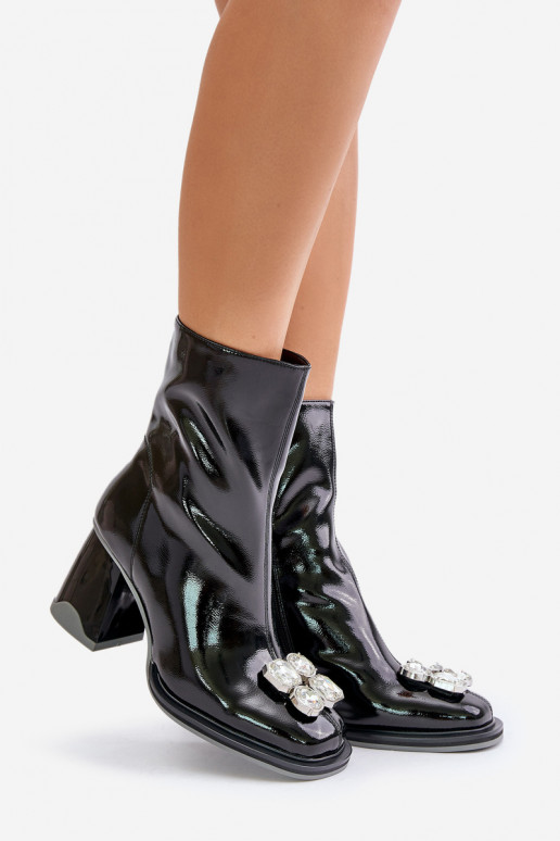 Laque Pealiste poolsaapad kaunistustega D&A MR880-019 msuud Laque Pealiste poolsaapad kaunistustega D&A MR880-019 msuud