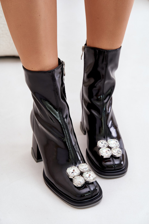 Laque Pealiste poolsaapad kaunistustega D&A MR880-019 msuud Laque Pealiste poolsaapad kaunistustega D&A MR880-019 msuud