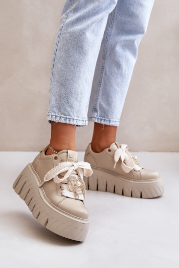 Sneakers tüüpi jalanõud Pealiste omad Sellel onssiivsel tallal Kuldse kaunistusega CheBello 4530 beeži värvi 2