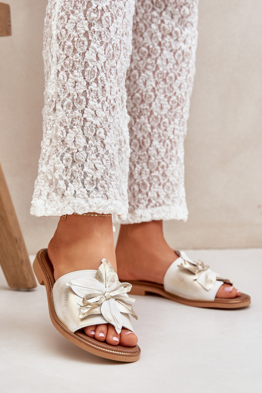 Sussid kaunistustega Pealturaalsest nahast Zazoo 3667 Kuldset värvi Przecierany Sussid kaunistustega Pealturaalsest nahast Zazoo 3667 Kuldset värvi Przecierany