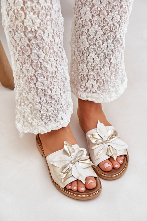 Sussid kaunistustega Pealturaalsest nahast Zazoo 3667 Kuldset värvi Przecierany Sussid kaunistustega Pealturaalsest nahast Zazoo 3667 Kuldset värvi Przecierany