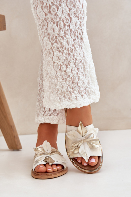 Sussid kaunistustega Pealturaalsest nahast Zazoo 3667 Kuldset värvi Przecierany Sussid kaunistustega Pealturaalsest nahast Zazoo 3667 Kuldset värvi Przecierany