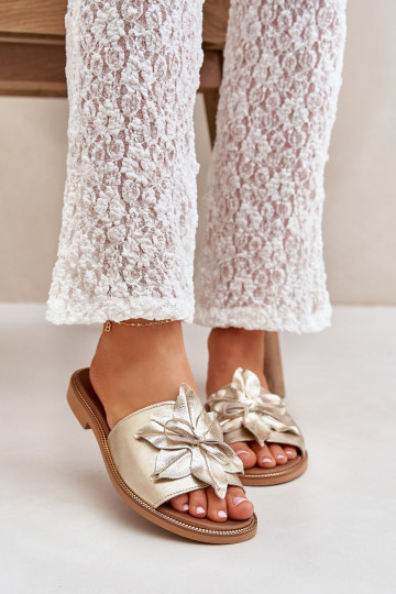 Sussid kaunistustega Pealturaalsest nahast Zazoo 3667 Kuldset värvi