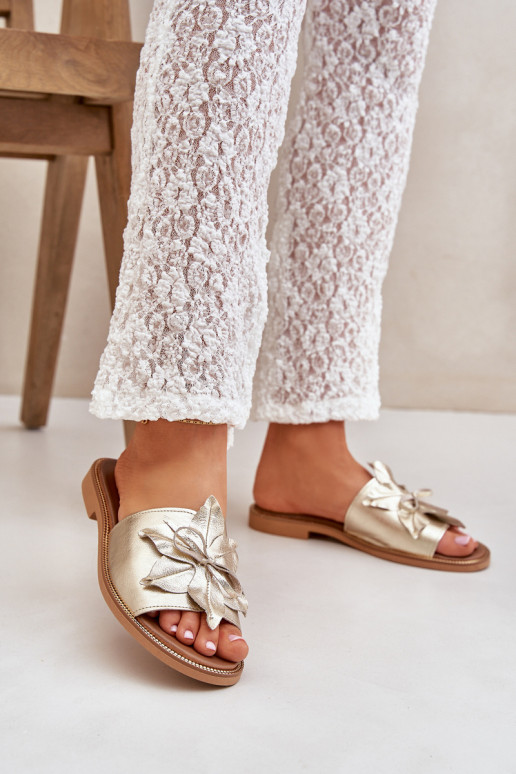 Sussid kaunistustega Pealturaalsest nahast Zazoo 3667 Kuldset värvi Sussid kaunistustega Pealturaalsest nahast Zazoo 3667 Kuldset värvi