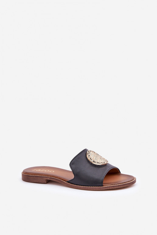 Plätud naturaalsest nahast kaunistustega laiade nööridega Zazoo 3047/O msuud Plätud naturaalsest nahast kaunistustega laiade nööridega Zazoo 3047/O msuud