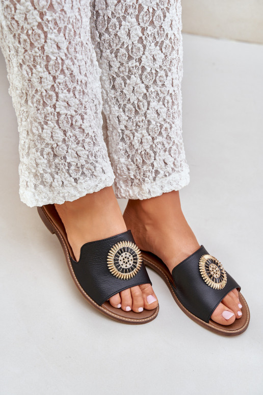 Plätud naturaalsest nahast kaunistustega laiade nööridega Zazoo 3047/O msuud Plätud naturaalsest nahast kaunistustega laiade nööridega Zazoo 3047/O msuud