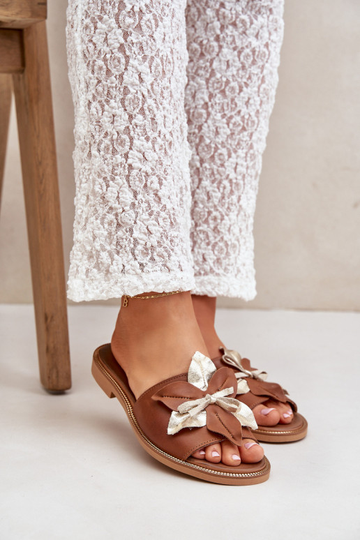 Sussid kaunistustega Pealturaalsest nahast Zazoo 3574/Z pruunid värvi Sussid kaunistustega Pealturaalsest nahast Zazoo 3574/Z pruunid värvi