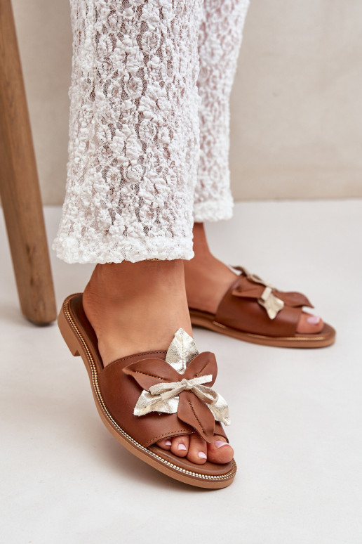 Sussid kaunistustega Pealturaalsest nahast Zazoo 3574/Z pruunid värvi Sussid kaunistustega Pealturaalsest nahast Zazoo 3574/Z pruunid värvi