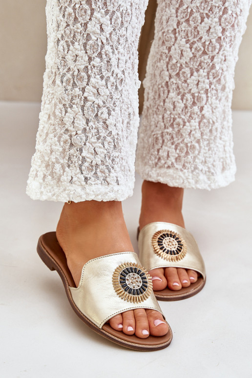 Plätud naturaalsest nahast kaunistustega laiade nööridega Zazoo 3047/O Kuldset värvi