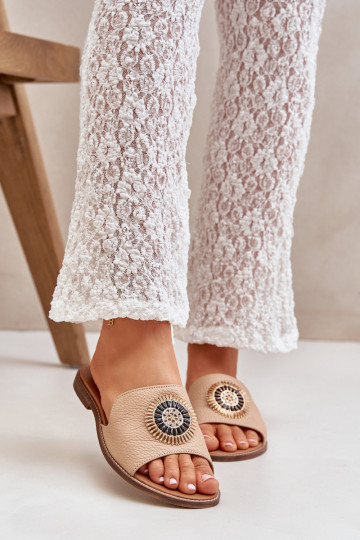 Plätud naturaalsest nahast kaunistustega laiade nööridega Lesisseski 3047/O beeži värvi