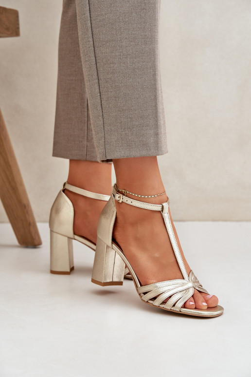 sandaalidPealturalnej Skóry kõrge jämeda kontsaga Laura Messi 2766 sandaalidPealturalnej Skóry kõrge jämeda kontsaga Laura Messi 2766