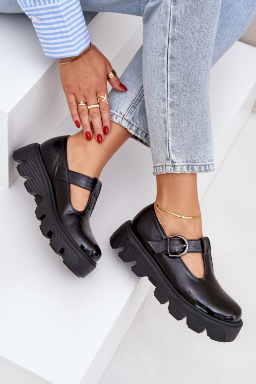 Laque Pealhk jalatsid neetide ja pandlaga Zazoo 20183 msuud Laque Pealhk jalatsid neetide ja pandlaga Zazoo 20183 msuud