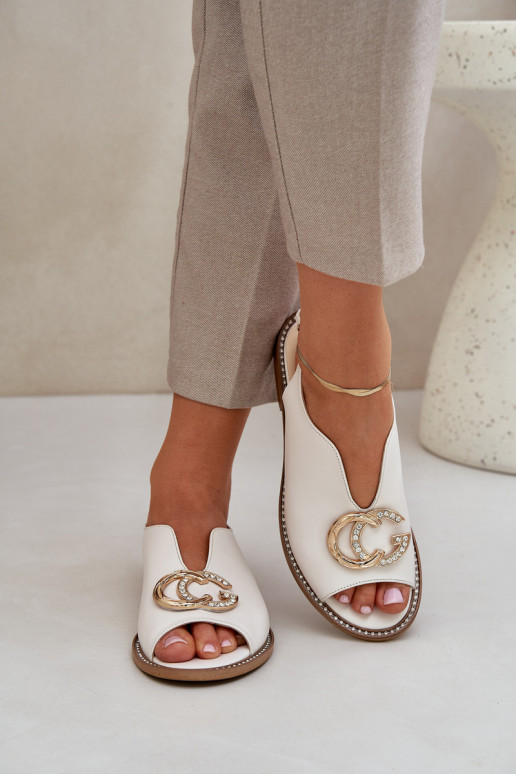 Pealistesandaalid laiade nööridega kaunistustega Laura Messi 2865 Elevandiluu värvi Pealistesandaalid laiade nööridega kaunistustega Laura Messi 2865 Elevandiluu värvi